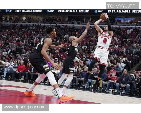 NBA半场：巴雷特15分，猛龙73-54大比分领先雄鹿