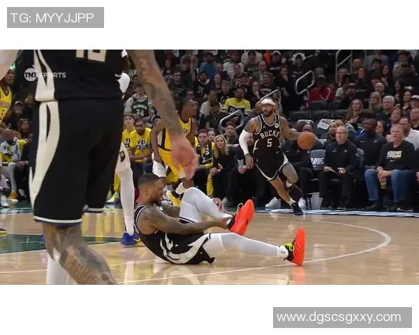 格林意外伤退：无对抗拉伤腿筋被搀扶离场 复出仅打2场又伤太惨