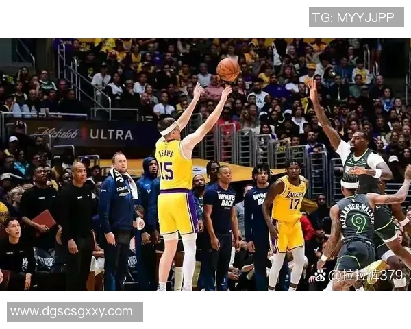 里弗斯展现多面性技能，湖人后卫线兼容性引关注