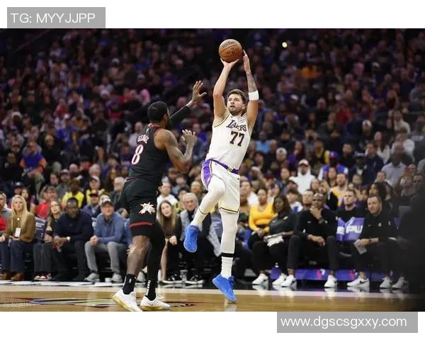 东契奇31+15+11詹姆斯29分，湖人险胜76人稳居西部第二