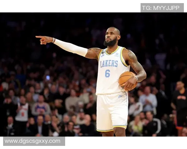 表现不多!大卫·詹姆斯9中3仅拿7分6板4助 表现不多!大卫·詹姆斯9中3仅拿7分6板4助